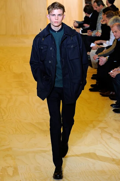 Look 27